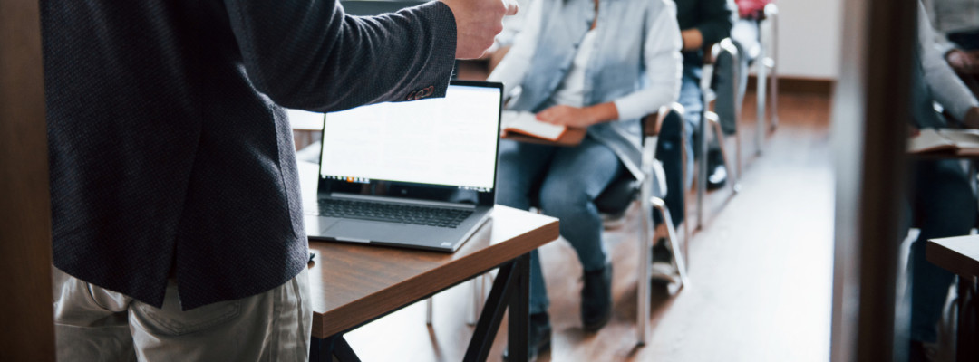 Importanța Cursurilor de Pregătire Profesională: Investiția în Succesul Personal